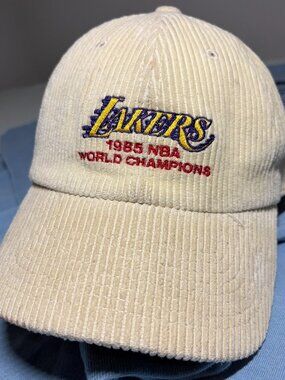 Mitchel & Ness Lakers 1985 NBA Champions Corduroy Hat Vintage Style Cap Cream